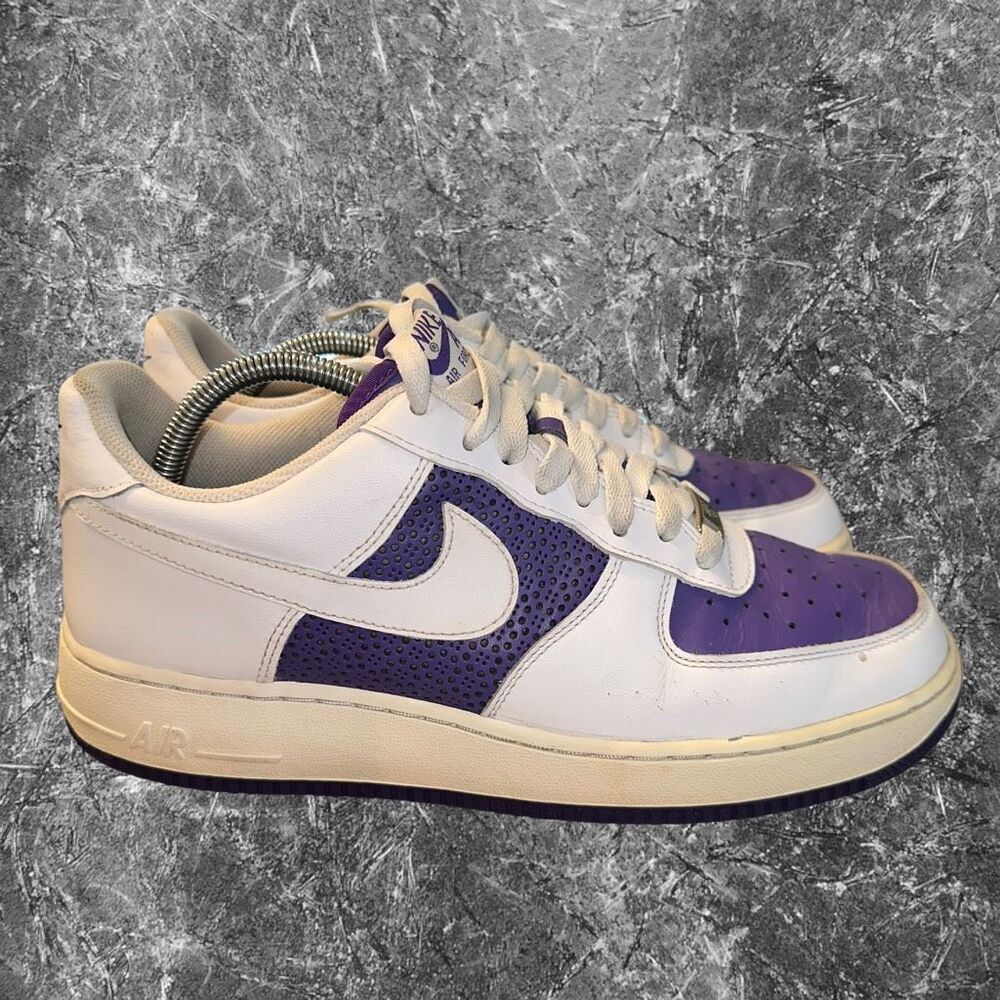 Nike Air Force 1 07 Women’s Size 10.5 Shoes Low Varisty Purple Sneakers 2008
